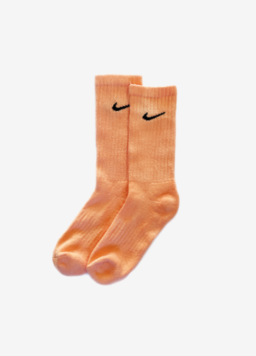 Calzini Nike tinta colorato e personalizzato a mano con la tecnica del Tie-dye.